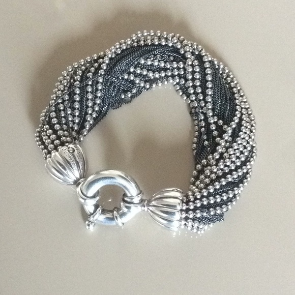 Tiffany & Co. multi-strand bracelet. - Picture 2 of 5